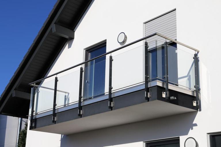 Quel garde-corps pour sécuriser un balcon près de Savigny-sur-Orge ?